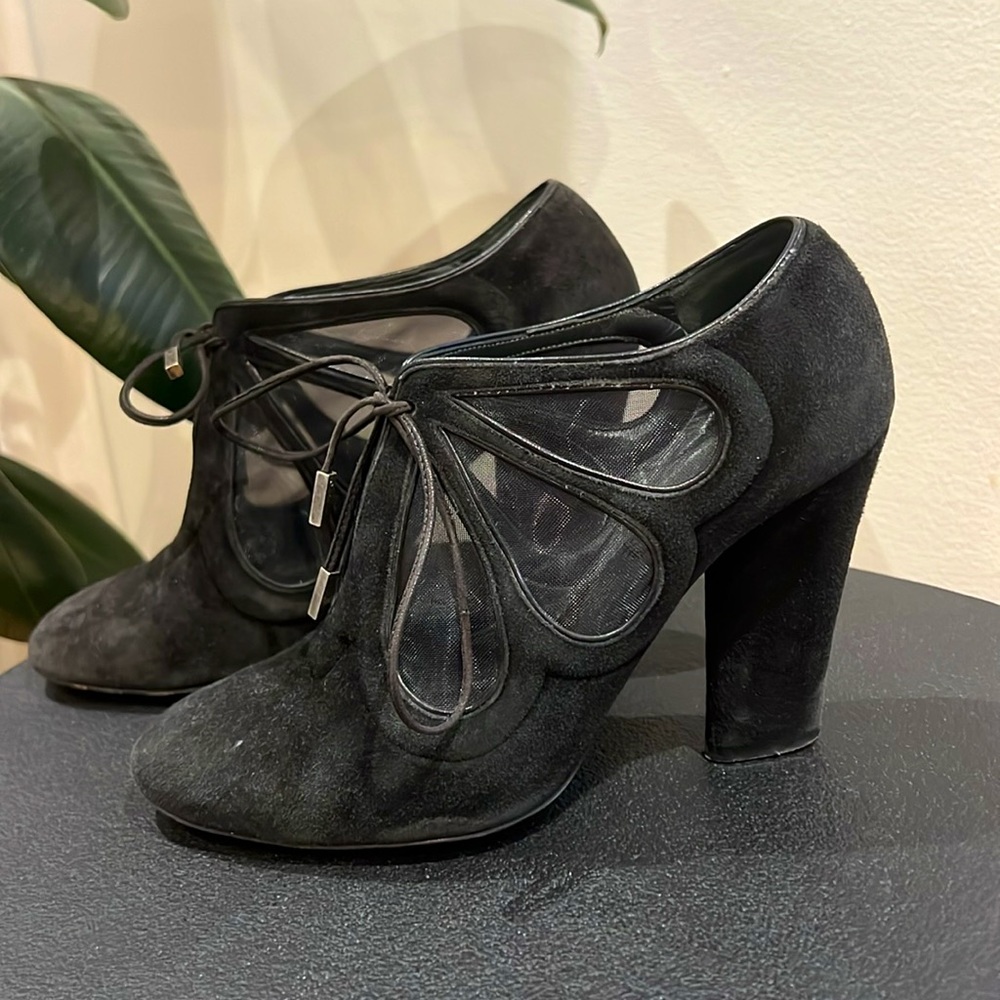 Marc Jacobs suede butterfly heels
